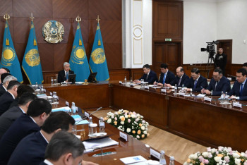 Фотография к новости: Привлекать "длинные" деньги из ЕНПФ на важные проекты предложил Токаев