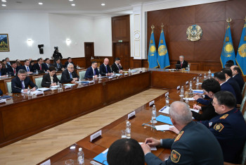 Фотография к новости: В Казахстане в 2025 году начнут строить новые заводы нефтегазохимии и углехимии