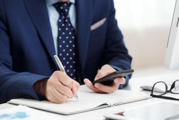 Фотография к новости: "Пришло время затянуть пояса": политолог объяснил высказывание Президента