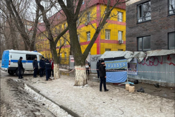 Фотография к новости: Кирпич упал на голову мужчине в Уральске