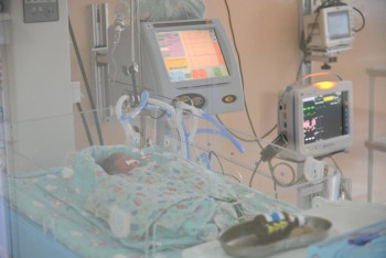 Фотография к новости: Новорождённую нашли в подъезде в Алматы