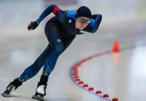 Фотография к новости: Конькобежка Алина Дауранова завоевала золото юниорского этапа Кубка мира в Италии