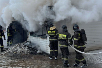 Фотография к новости: Пожар во дворе строящегося жилого комплекса потушили в Караганде