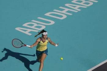 Фотография к новости: Елена Рыбакина успешно начала защиту титула