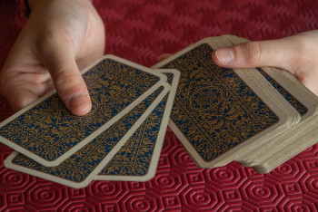 Фотография к новости: Жительница Костаная  отсудила 100 тысяч тенге у таролога