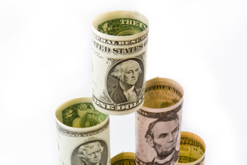 Фотография к новости: Финансовые пирамиды: как избежать потерь и вернуть деньги