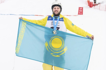 Фотография к новости: Могулист Павел Колмаков стал бронзовым призёром этапа Кубка мира в США