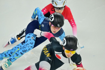 Фотография к новости: Женская сборная Казахстана по шорт-треку завоевала ещё одно серебро Азиады