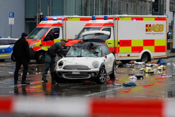 Фотография к новости: Машина въехала в толпу людей в Мюнхене