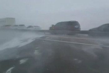 Фотография к новости: Почти 200 машин скопились на трассе в районе Темиртау из-за непогоды