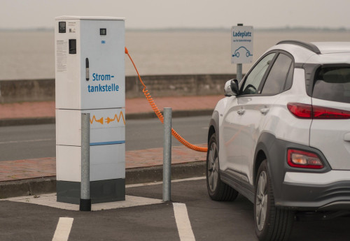 Фотография к новости: Мажилисмен назвал факторы, мешающие развитию электротранспорта в Казахстане