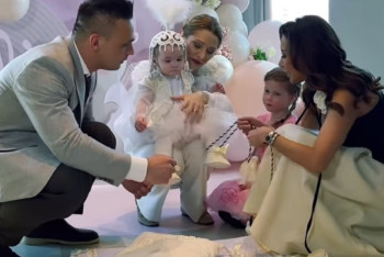 Фотография к новости: Илья Ильин отметил годик дочери казахским национальным обрядом