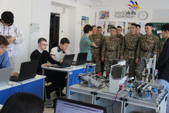 Фотография к новости: Солдатам-срочникам предложили получить образование в ВКО