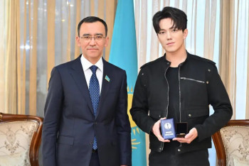 Фотография к новости: Стало известно, зачем Димаш Кудайберген приходил в сенат