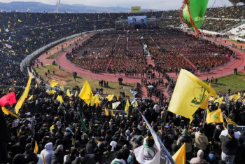 Фотография к новости: В Ливане десятки тысяч сторонников Насраллы пришли на его похороны