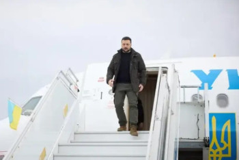 Фотография к новости: Самолет Зеленского приземлился на авиабазе в США