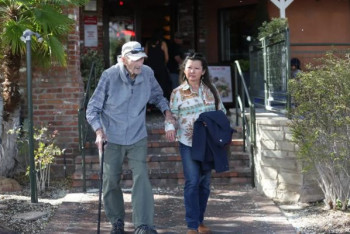 Фотография к новости: Названа возможная причина смерти обладателя "Оскара", его жены и собаки