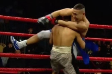 Фотография к новости: Боксёр из Узбекистана едва не выкинул казахстанского чемпиона с ринга