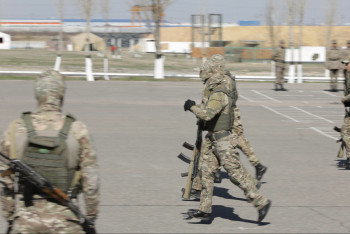 Фотография к новости: Инициатива мажилисмена вступила в силу: военнослужащие могут поступить в вуз без сдачи ЕНТ