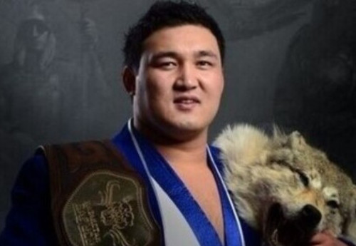 Фотография к новости: Уникальный спортсмен из Казахстана получил должность на госслужбе