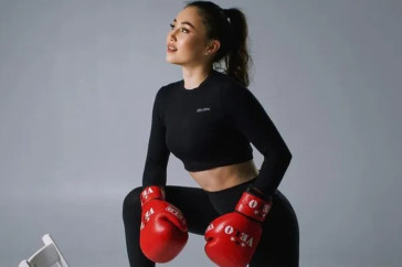 Фотография к новости: Объявлен исторический бой красавицы-боксёрши из Казахстана с непобеждённой американкой