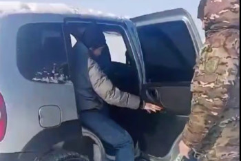 Фотография к новости: Легковой автомобиль извлекли из снежного заноса в Акмолинской области