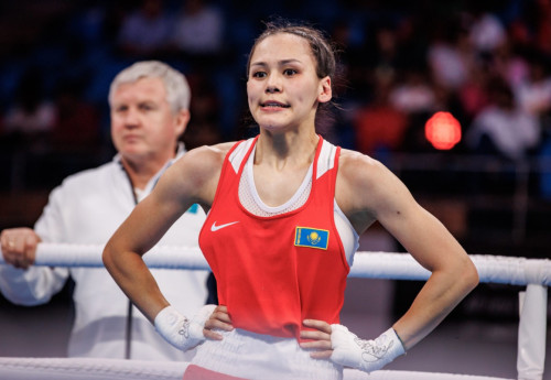 Фотография к новости: С двух побед стартовали казахстанки на женском чемпионате мира по боксу в Сербии