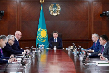 Фотография к новости: Бектенов поручил больше привлекать топовые зарубежные университеты в Казахстан