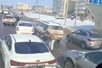 Фотография к новости: Кулачный бой на дороге: 10 суток отсидят астанчане