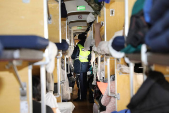 Фотография к новости: Пьяная пассажирка поезда оказала сопротивление полиции в Шымкенте