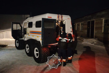 Фотография к новости: Спасатели МЧС вызволили 4 человека из грязевой ловушки