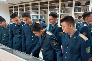 Фотография к новости: Выставка в Астане: к 80-летию Победы и 115-летию Бауыржана Момышулы