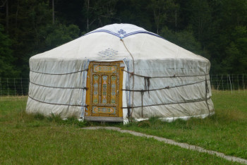 Фотография к новости: Купить юрты по 7 млн тенге за единицу хотели чиновники в Актау