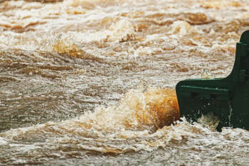 Фотография к новости: Талые воды подтопили школу в Акмолинской области