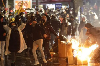 Фотография к новости: Протесты, хаос и более тысячи задержанных: Что происходит в Турции