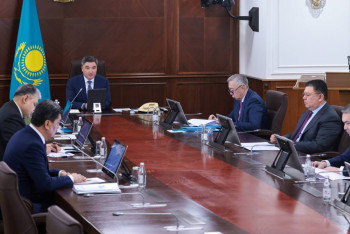 Фотография к новости: Переработка промышленных отходов: Бектенов поручил выработать меры по поддержки предприятий