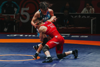 Фотография к новости: Казахстанка сразится за финал чемпионата Азии по борьбе