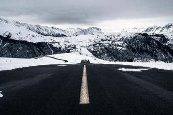 Фотография к новости: На дорогах трех регионов Казахстана ограничено движение транспорта