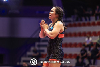 Фотография к новости: Казахстанка на последней секунде вырвала выход в финал ЧА-2025 по борьбе