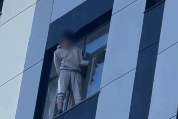 Фотография к новости: Полицейские в Астане спасли 20-летнего парня от рокового шага