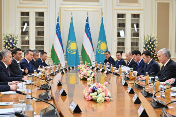 Фотография к новости: Президенты Казахстана и Узбекистана провели неформальную встречу