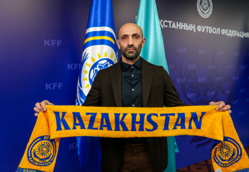 Фотография к новости: Болельщики критикуют, эксперты защищают: каким был старт Алиева в сборной Казахстана