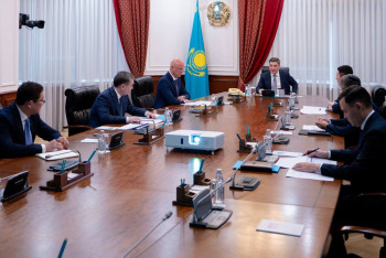 Фотография к новости: Олжас Бектенов обсудил развитие геологоразведки и недропользования