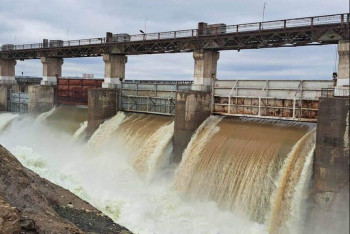Фотография к новости: В регионах Казахстана продолжается сброс воды из водохранилищ
