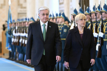 Фотография к новости: Президент Словении прибыла в Казахстан