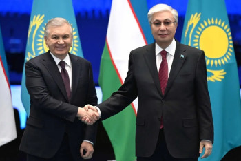 Фотография к новости: Токаева пригласили в Узбекистан