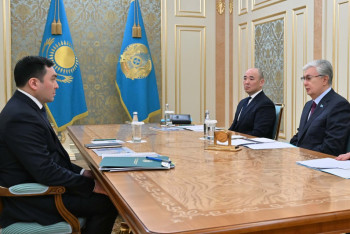 Фотография к новости: Токаев встретился с министром энергетики для обсуждения развития ТЭК