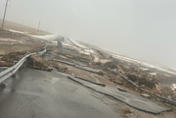 Фотография к новости: Разлив талых вод в Акмолинской области: село Алгабас отрезано, дороги разрушены