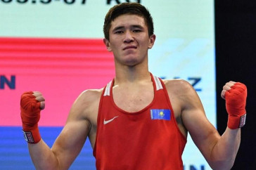 Фотография к новости: Уникальный казахстанский боксёр устроил шоу с нокаутом в дебюте на профи-ринге