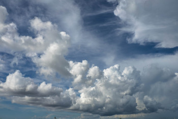 Фотография к новости: Меньше гулять в воскресенье рекомендовали жителям четырёх городов